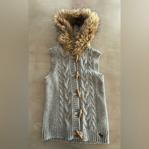 Abercrombie & Fitch Gray Sweater Vest with Faux Fur Hood - Size L
